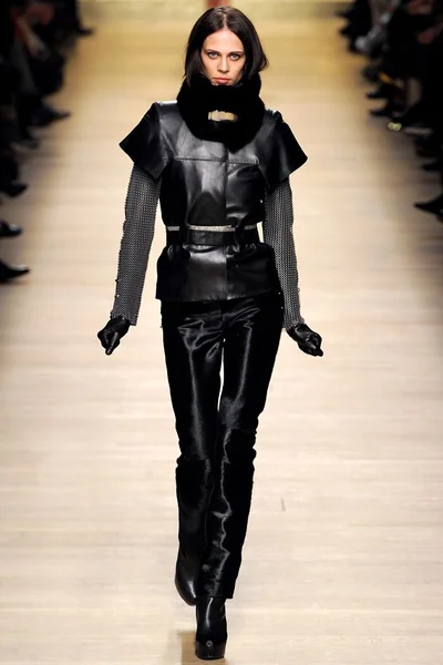 Look 1